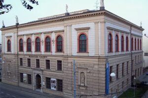 Городской театр Брно;yandex.ru